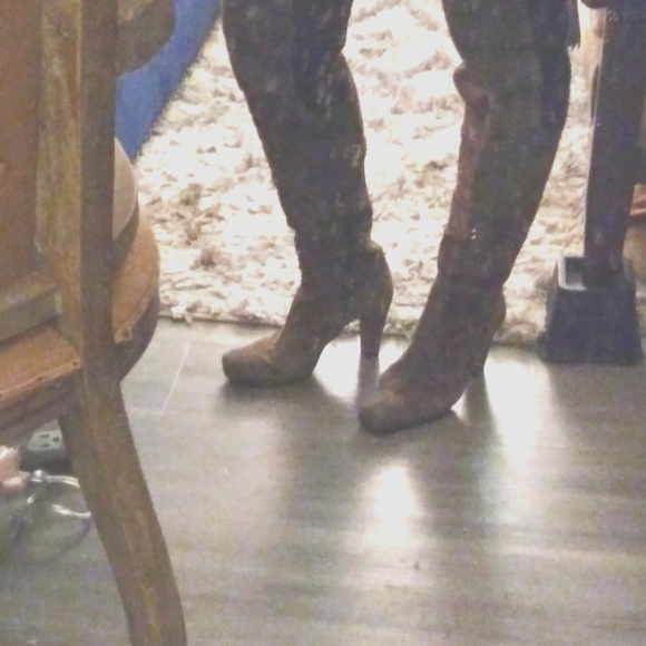 SEXY SOFT HOT!!! Over the Knee Mushroom Suede Boot. With 3.5" H. Sz: 7 - Picture 14 of 14
